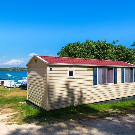 Arena Tasalera Mobile Homes 2* פרמנטורה